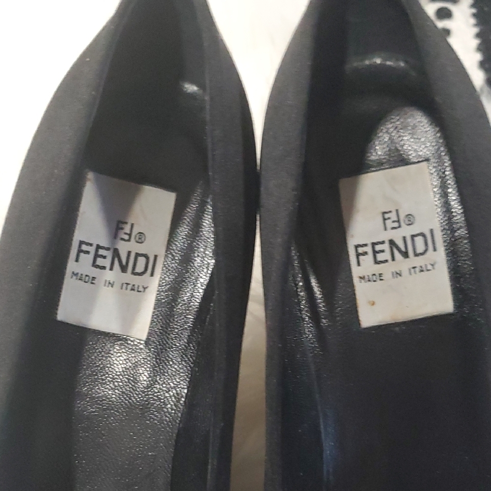 Fendi Black Satin Feel Kitten Heel with Pointed Toe Size 7.5 - Picture 2 of 15